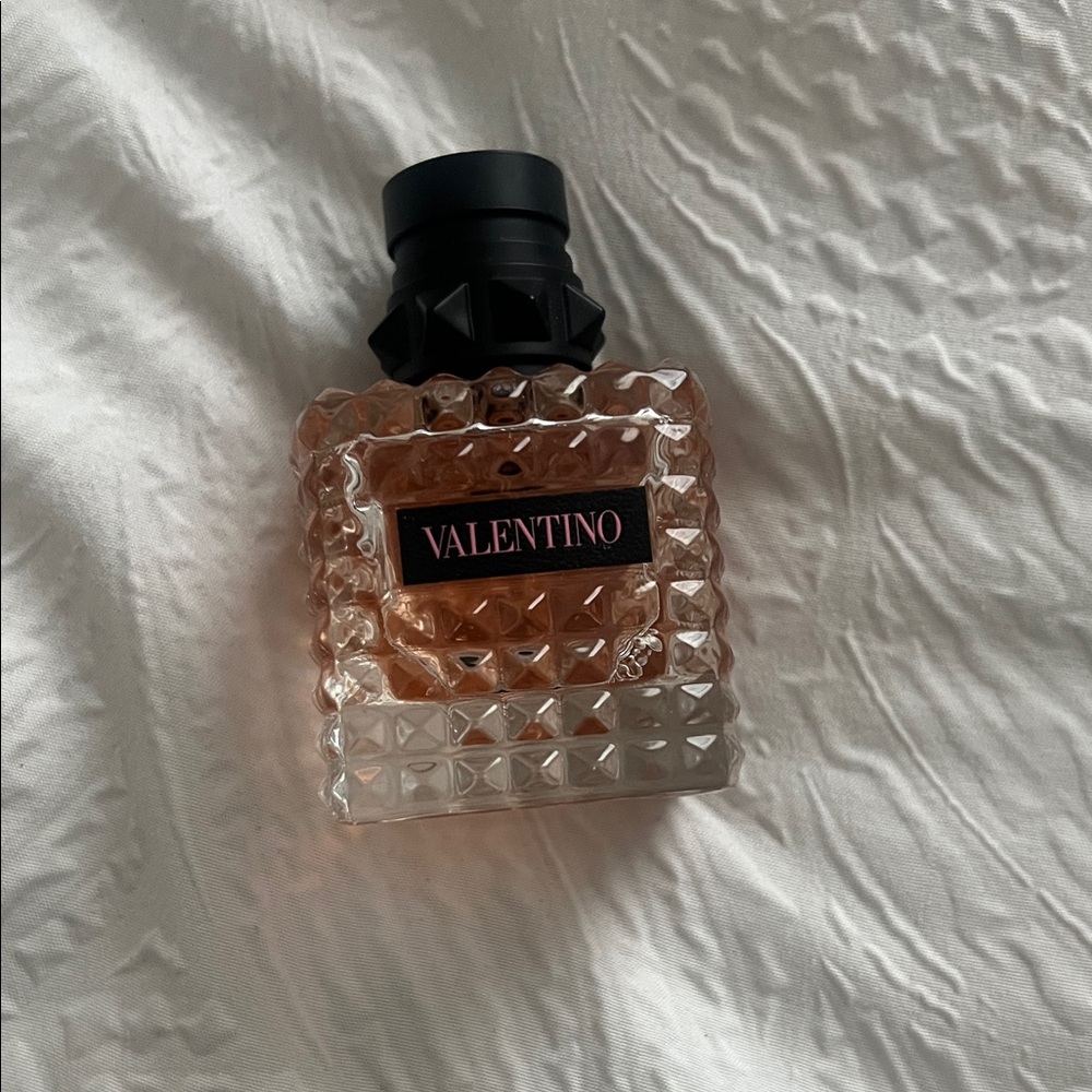 Valentino Textured Glass with Black Cap